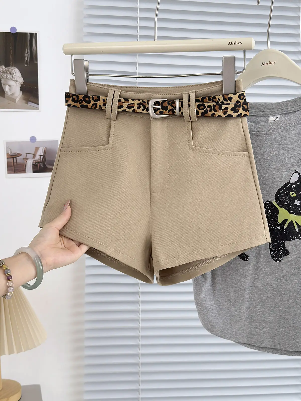 Women Leopard Print High Waist Shorts Set White — feature 5