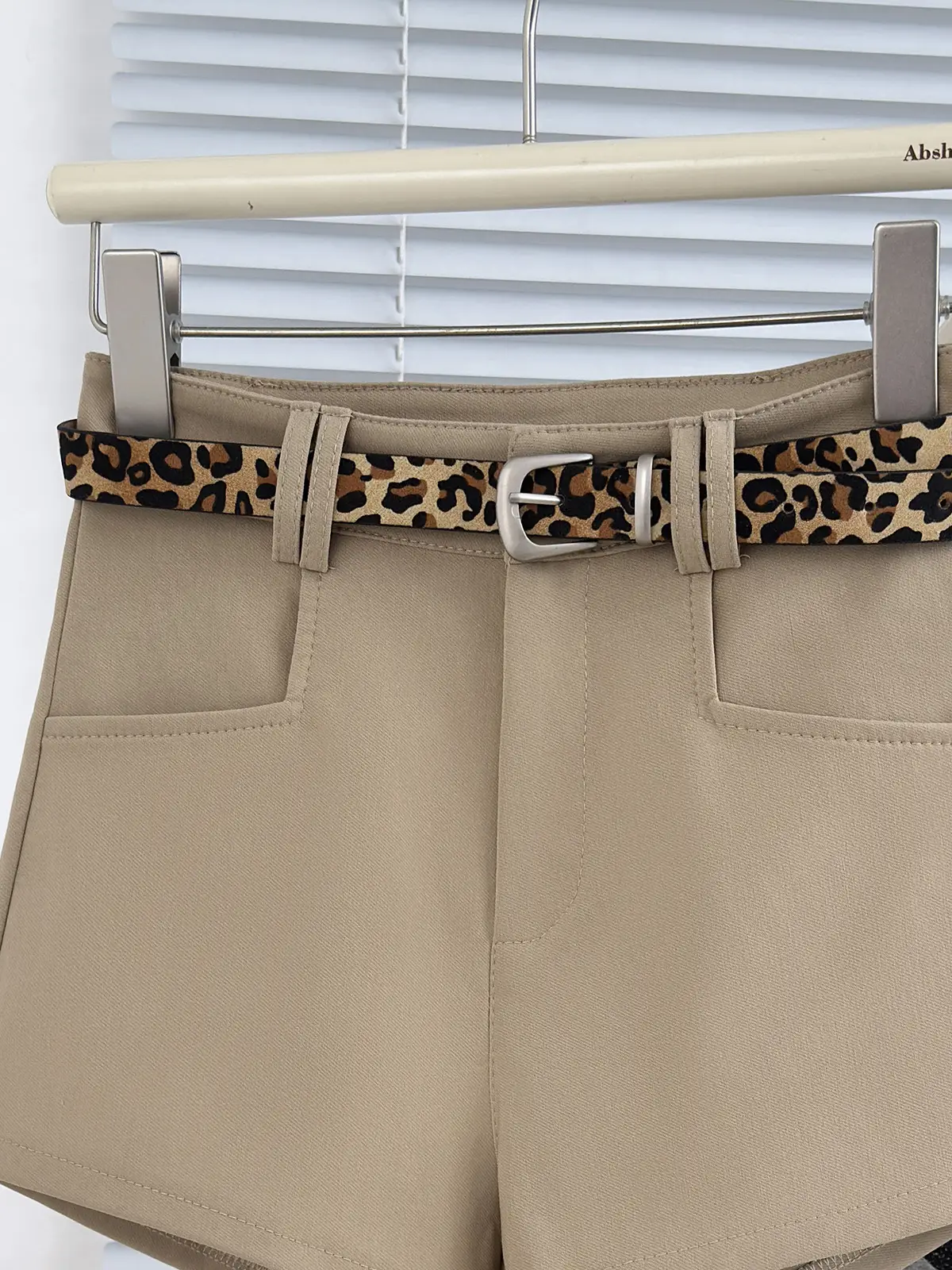 Women Leopard Print High Waist Shorts Set White — feature 7