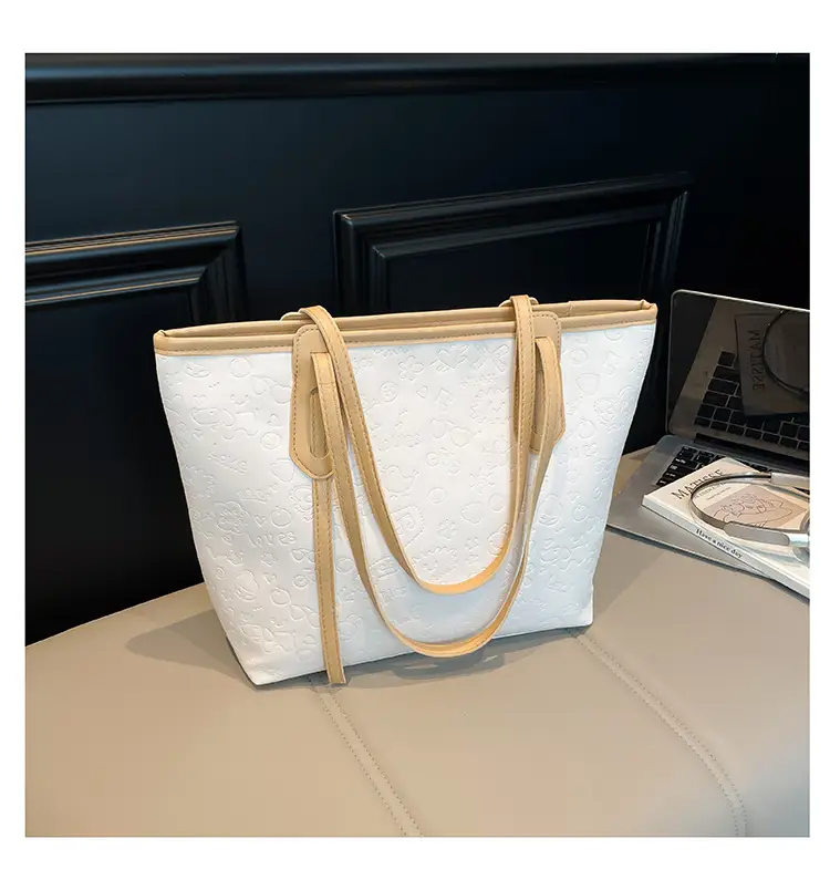 Women's Large Capacity Western Style Shoulder Bag - Image 3