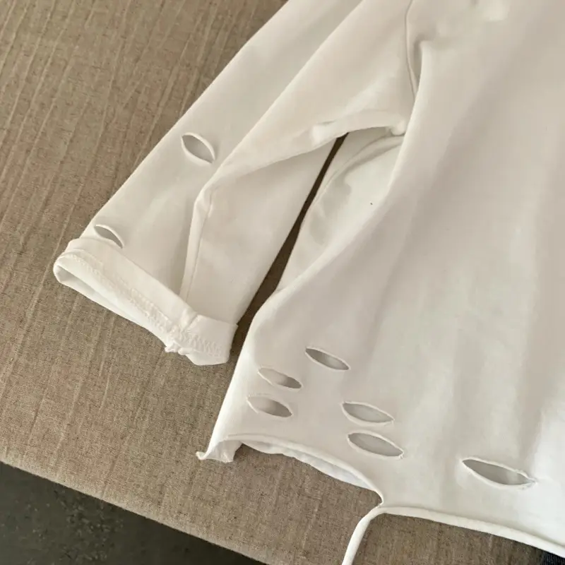 White Hole Print Boys T-Shirt Medium Small — feature 8