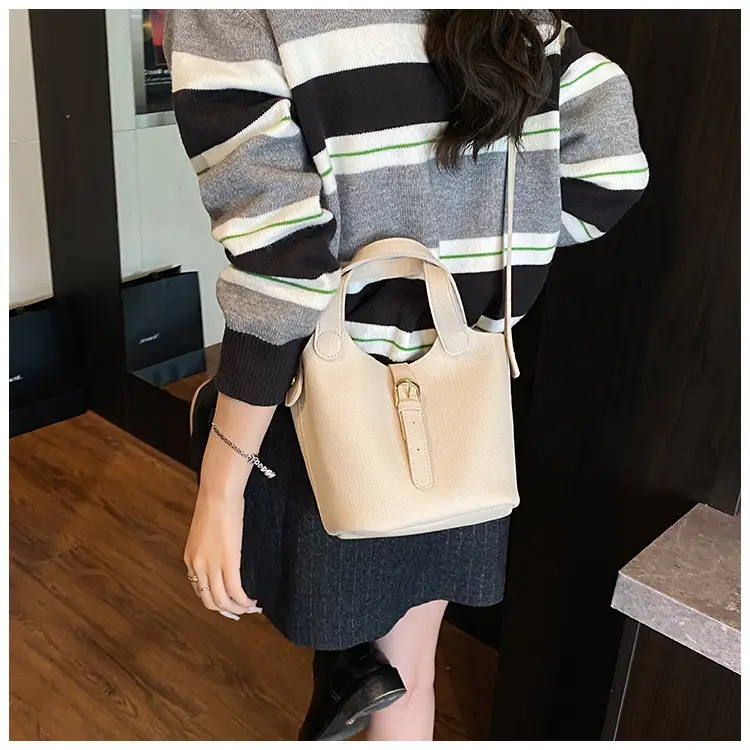 Brown Crossbody Shoulder Bag Large Capacity Leather — feature 21