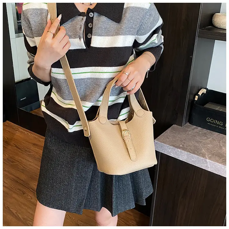 Brown Crossbody Shoulder Bag Large Capacity Leather — feature 22