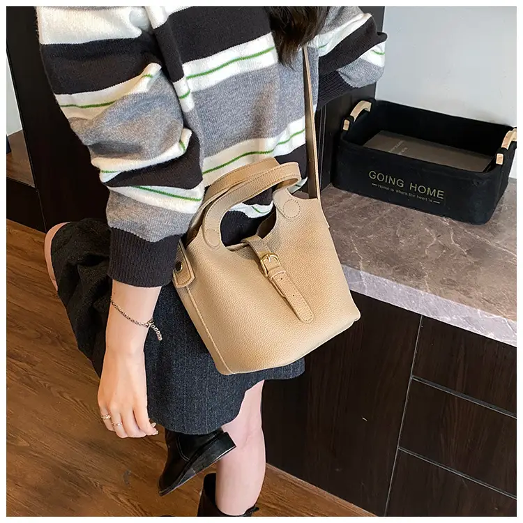 Brown Crossbody Shoulder Bag Large Capacity Leather — feature 23