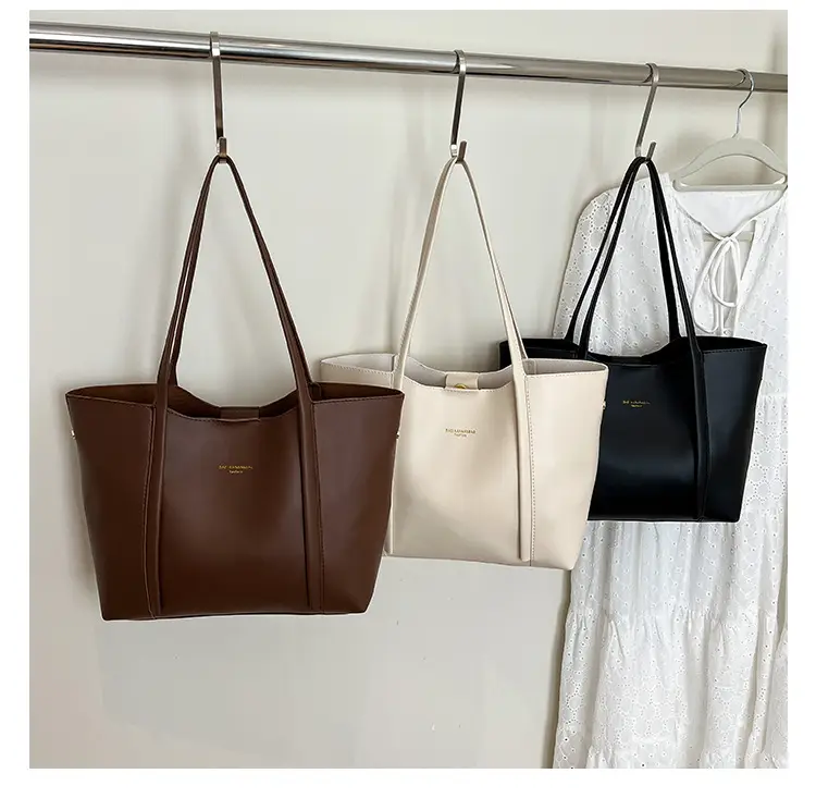 Black Leather Retro Shoulder Bag for Women 2025 — feature 1