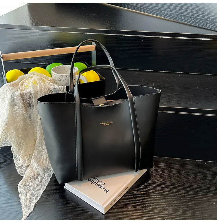 Black Leather Retro Shoulder Bag for Women 2025 — feature 22
