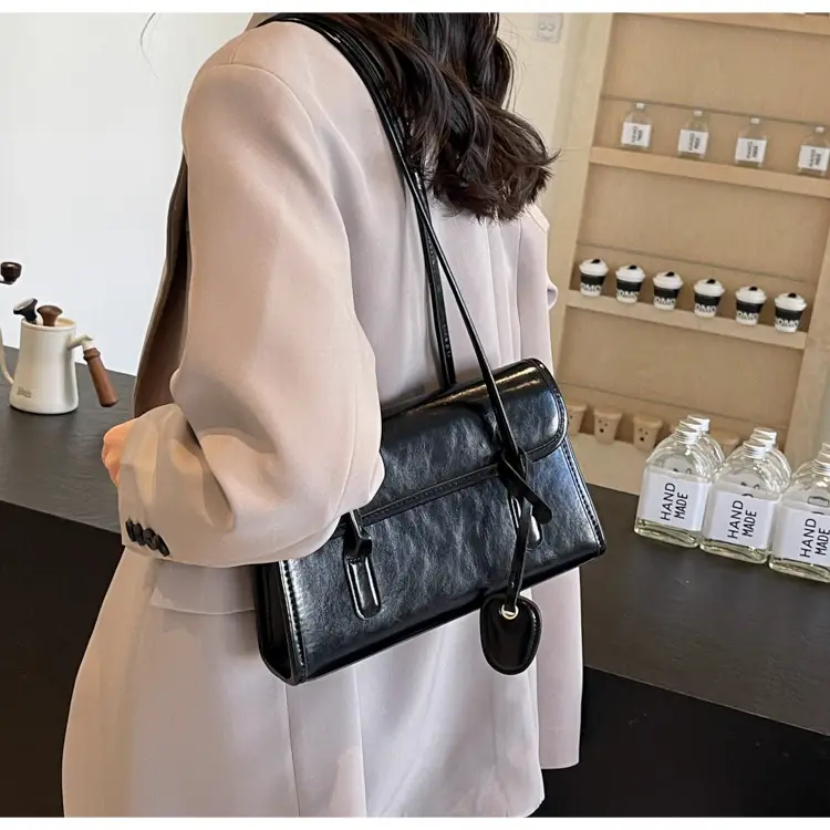 Black Retro Texture Shoulder Bag for Women 2025 — feature 22