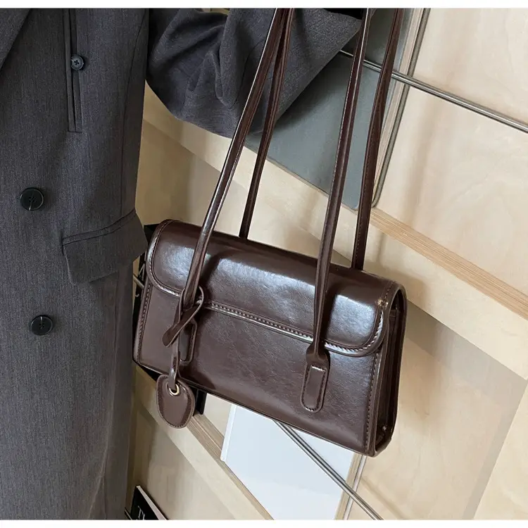 Black Retro Texture Shoulder Bag for Women 2025 — feature 8