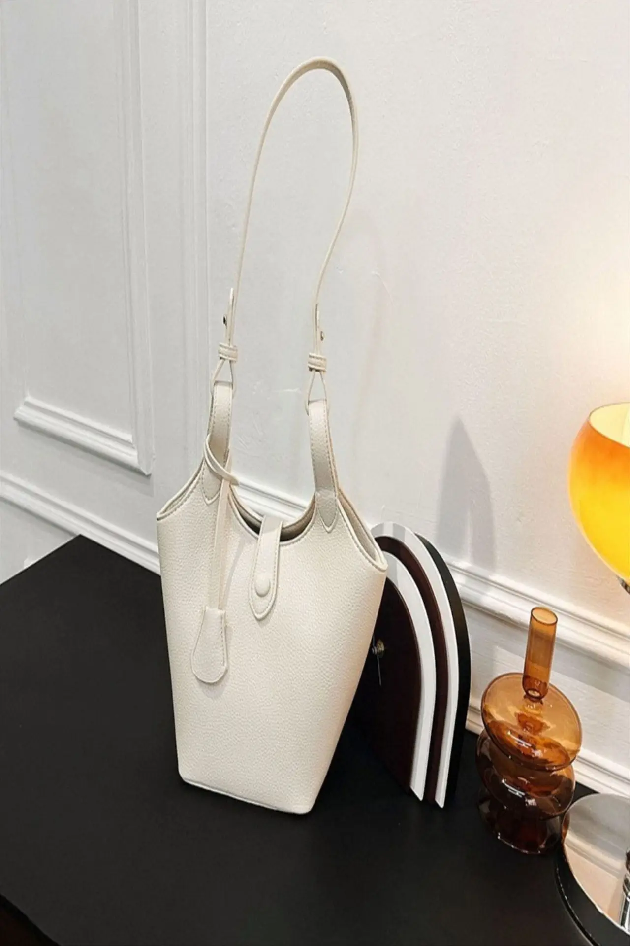 Women's Yellow Textured Shoulder Bag 2025 — feature 6
