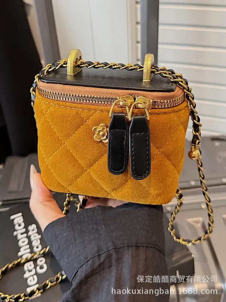 Quilted Gold Chain Shoulder Bag for Women 2025 - Image 2