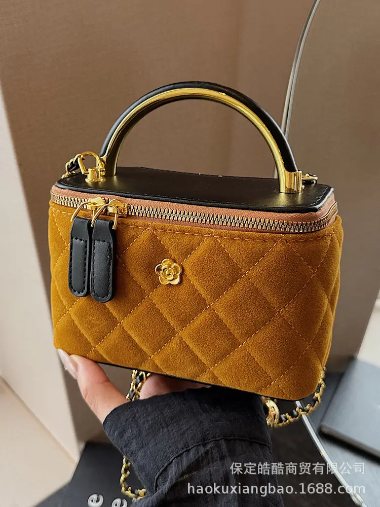 Quilted Gold Chain Shoulder Bag for Women 2025 - Image 3