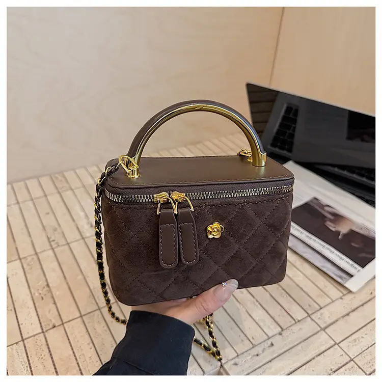 Quilted Gold Chain Shoulder Bag for Women 2025 — feature 20