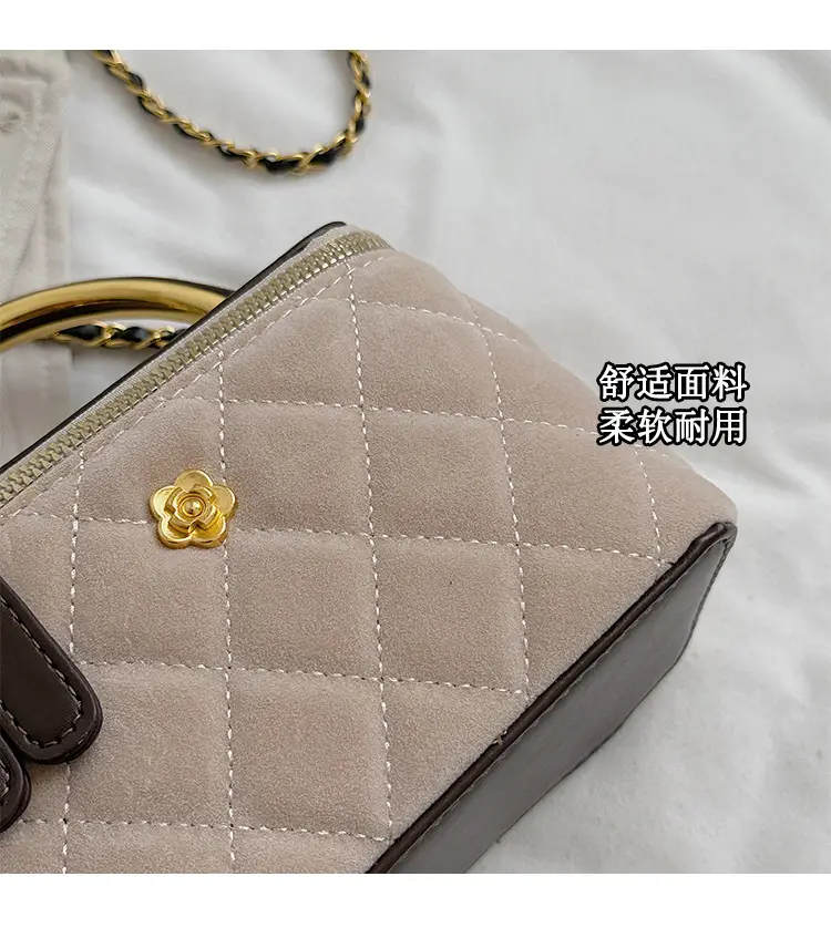 Quilted Gold Chain Shoulder Bag for Women 2025 — feature 3