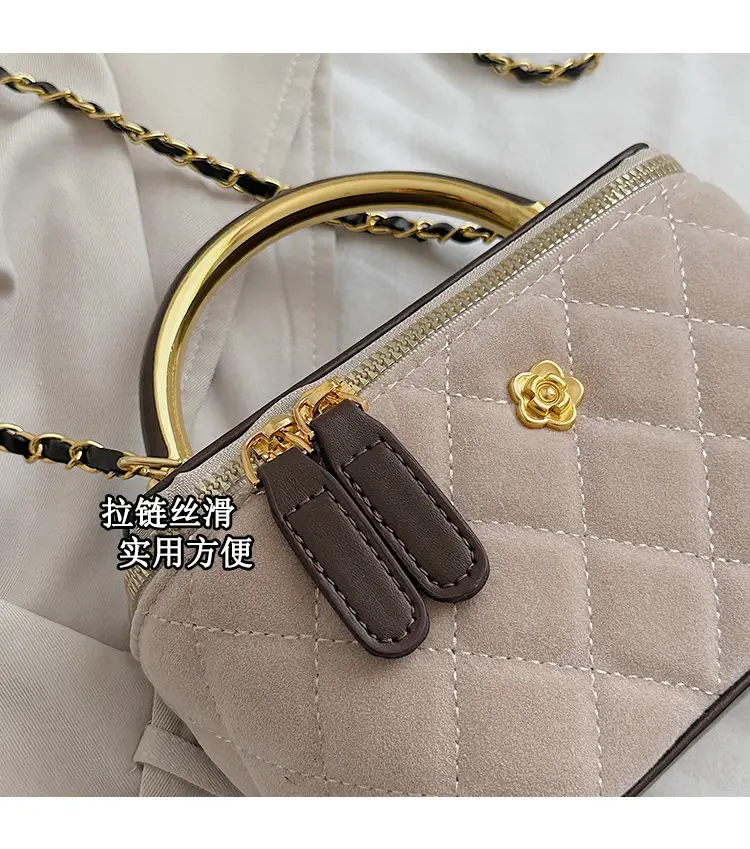 Quilted Gold Chain Shoulder Bag for Women 2025 — feature 5