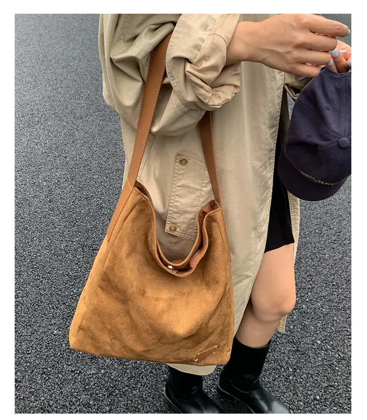 Women Large Capacity Brown Canvas Shoulder Bag 2025 — feature 11