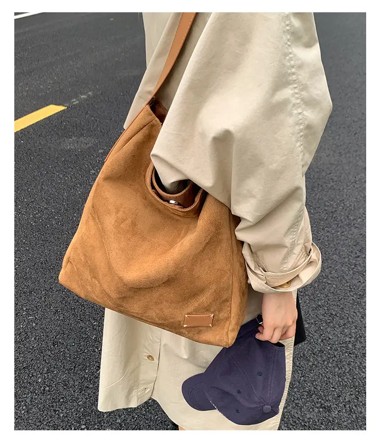 Women Large Capacity Brown Canvas Shoulder Bag 2025 — feature 13