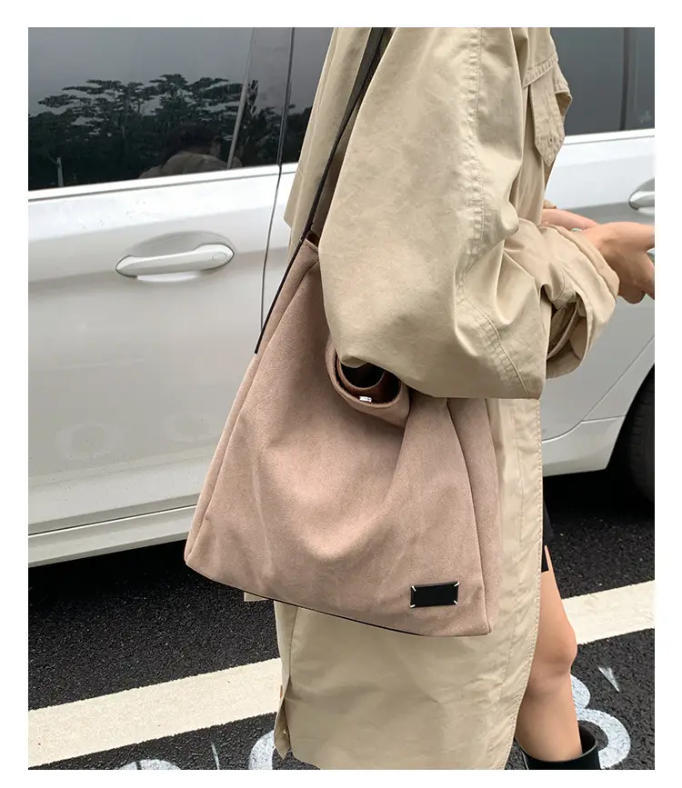 Women Large Capacity Brown Canvas Shoulder Bag 2025 — feature 16
