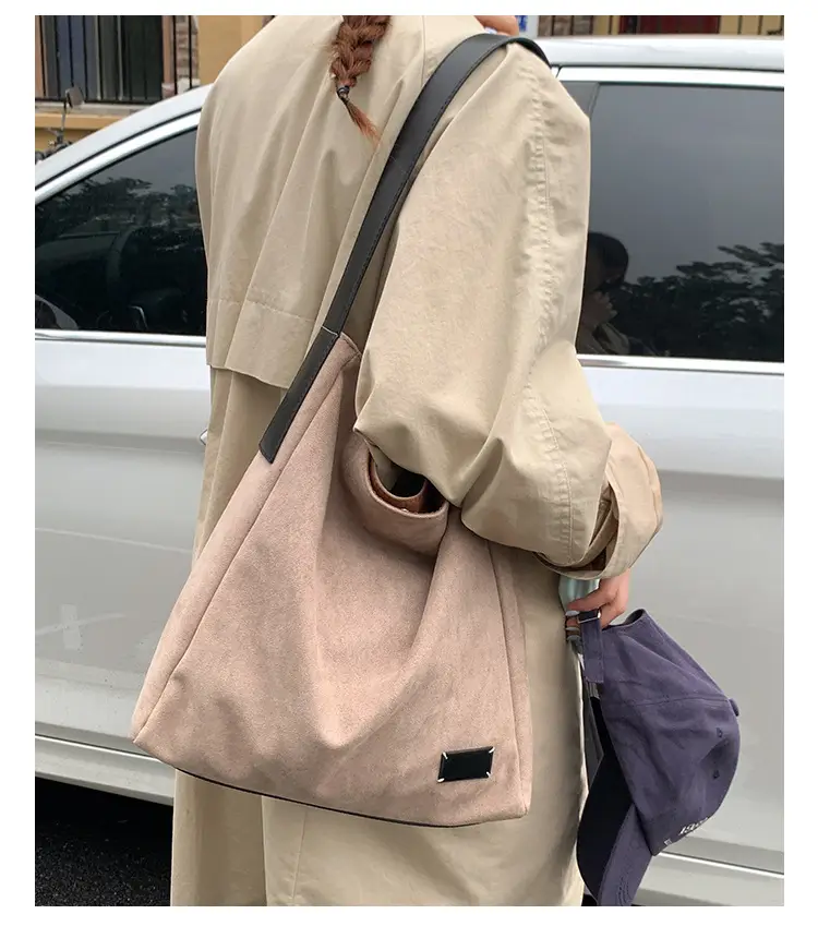 Women Large Capacity Brown Canvas Shoulder Bag 2025 — feature 17