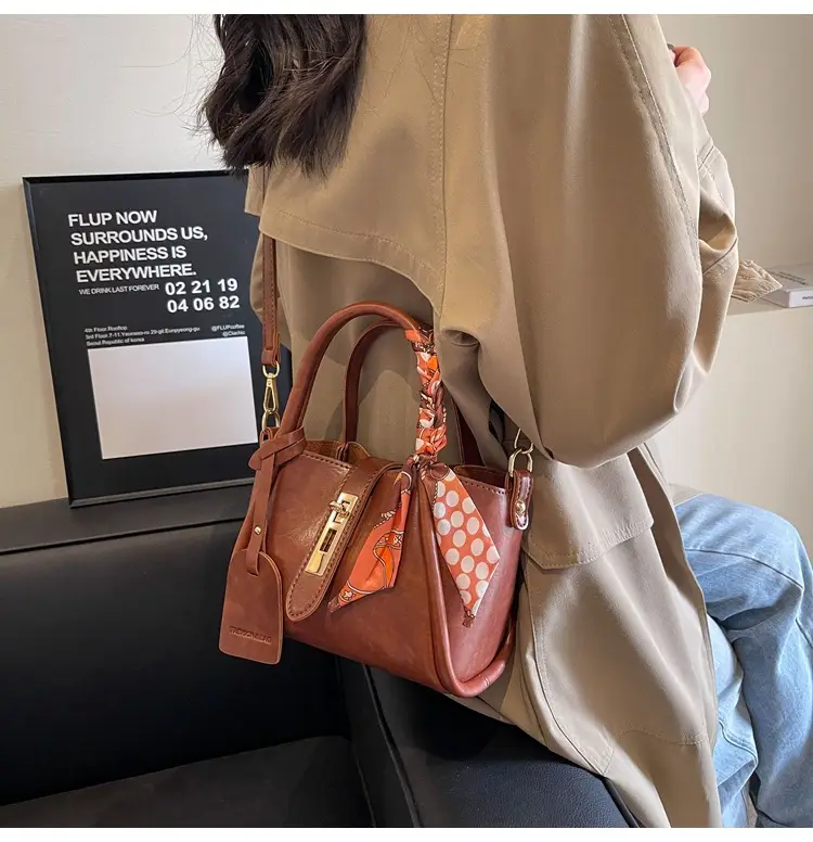 French Fashion Bucket Bag Women Brown Leather 2025 — feature 20