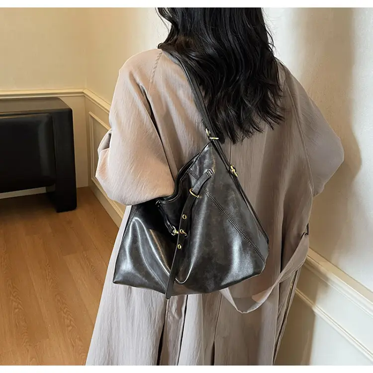 Women Retro Brown Leather Tote Bag Single Shoulder Underarm — feature 17