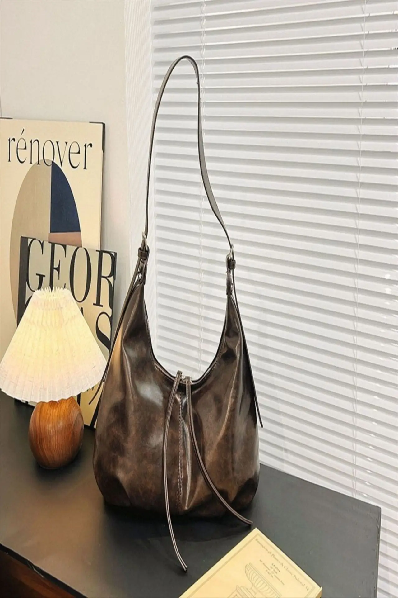 Black Retro Crossbody Shoulder Tote Bag 2025 — feature 6