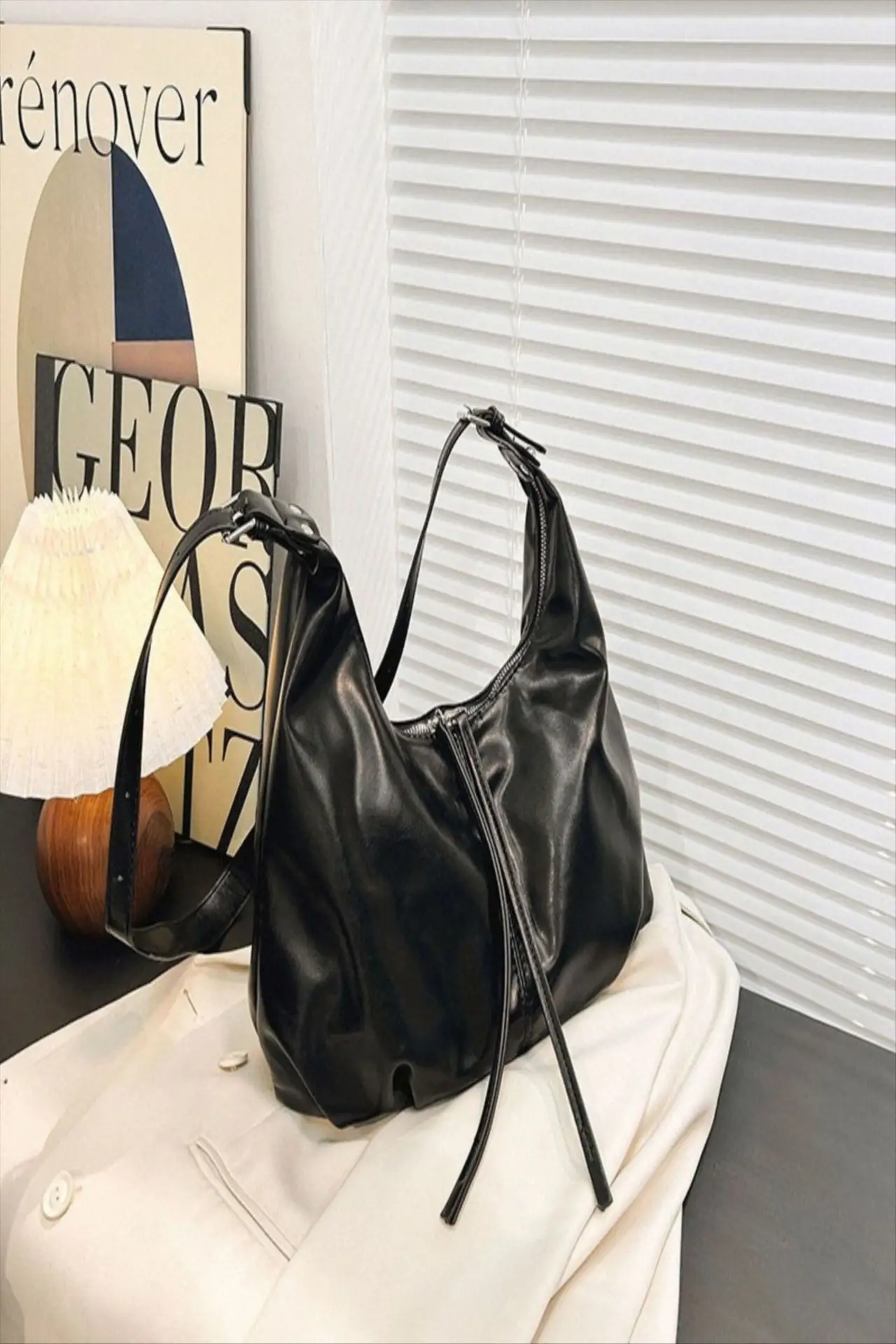 Black Retro Crossbody Shoulder Tote Bag 2025 — feature 7