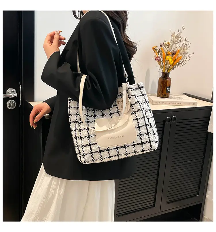 Women's Black Plaid Shoulder Bag with White Tag — feature 27