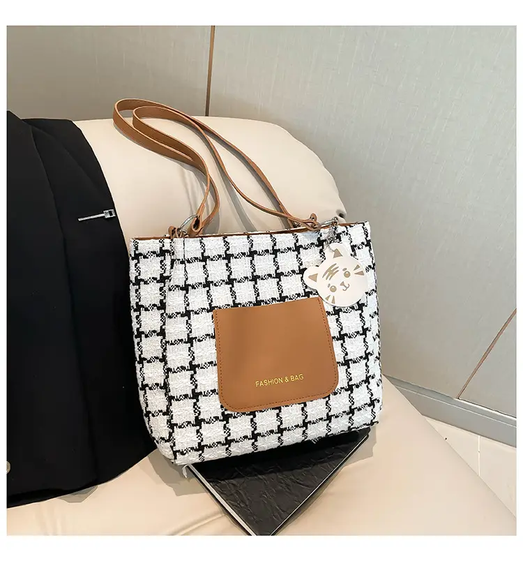 Women's Black Plaid Shoulder Bag with White Tag — feature 44