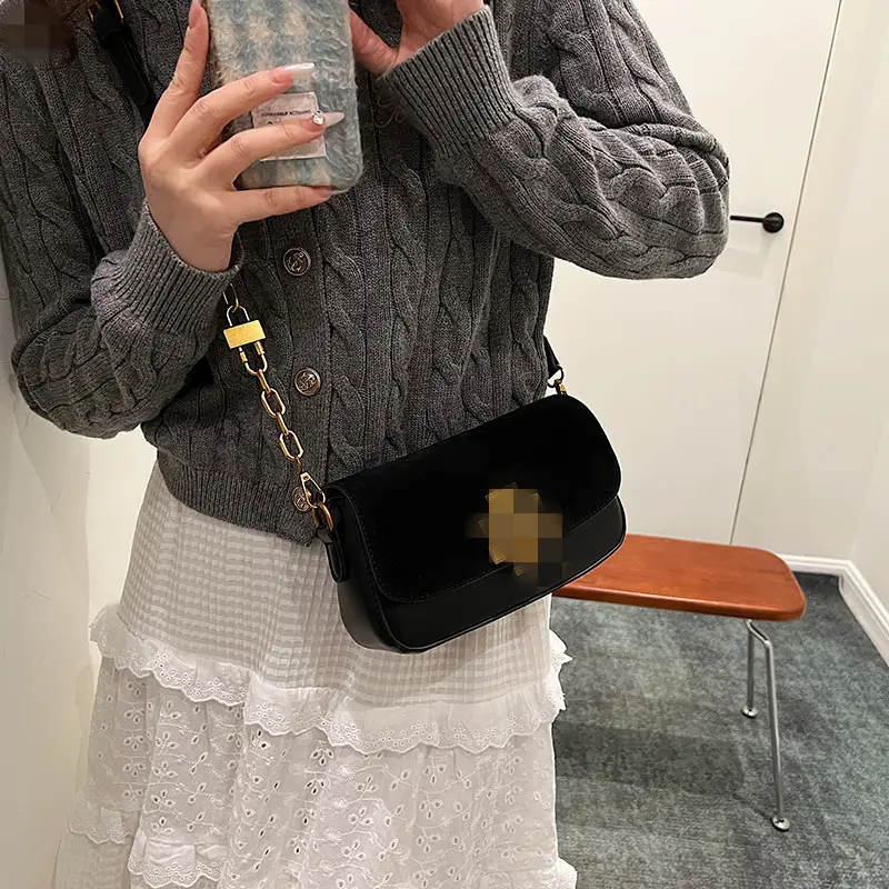 Trendy Black Women's Crossbody Bag with Gold Chain - Image 7