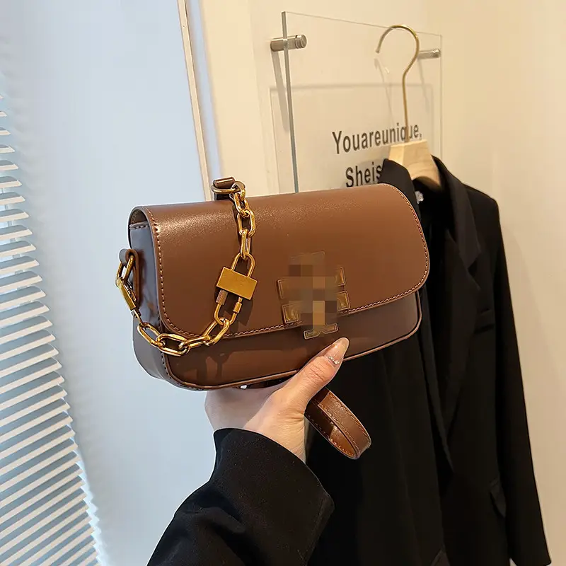 Trendy Black Women's Crossbody Bag with Gold Chain — feature 6