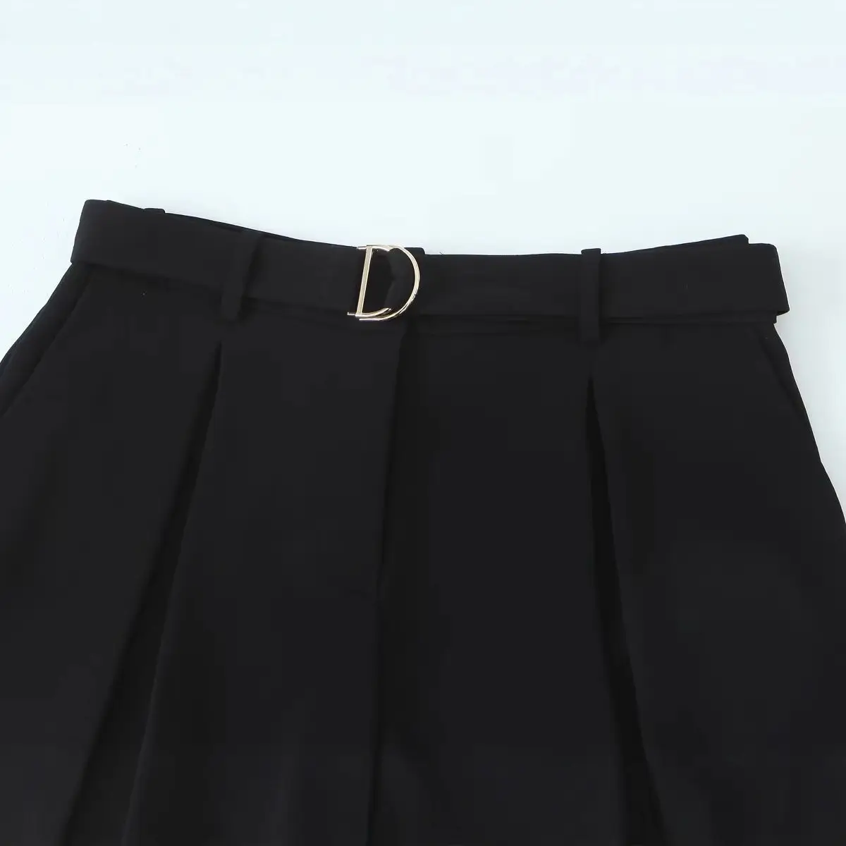 Black Pleated Shorts with Belt for Women - Image 3