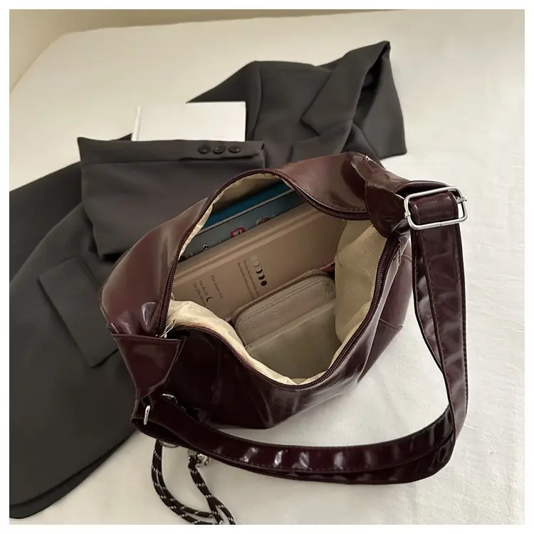White Casual Shoulder Bag with Tassel Design — feature 16
