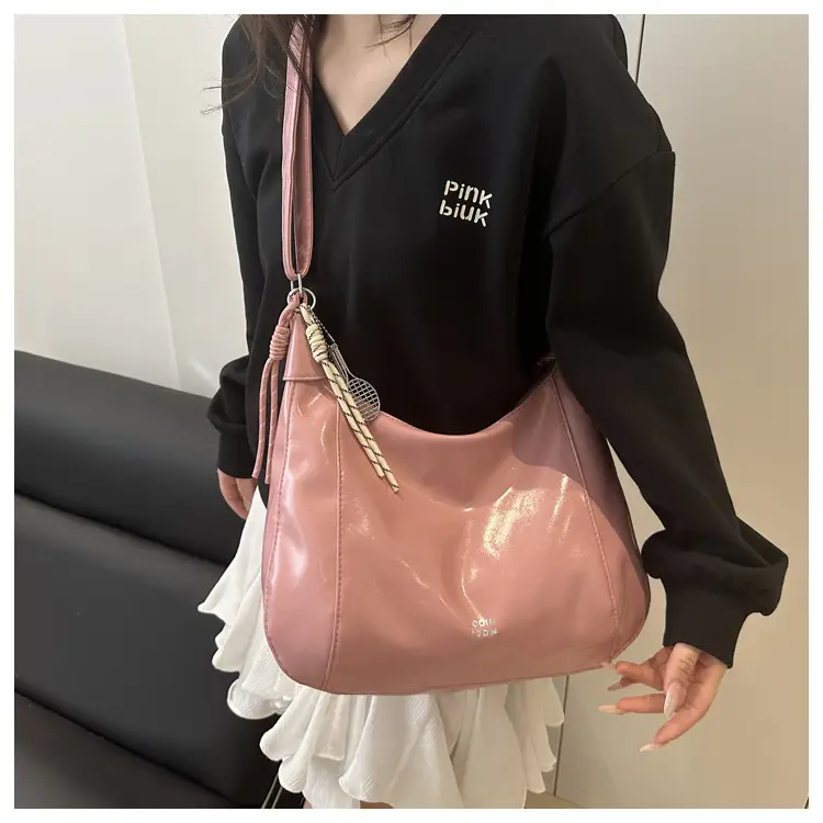 White Casual Shoulder Bag with Tassel Design — feature 9