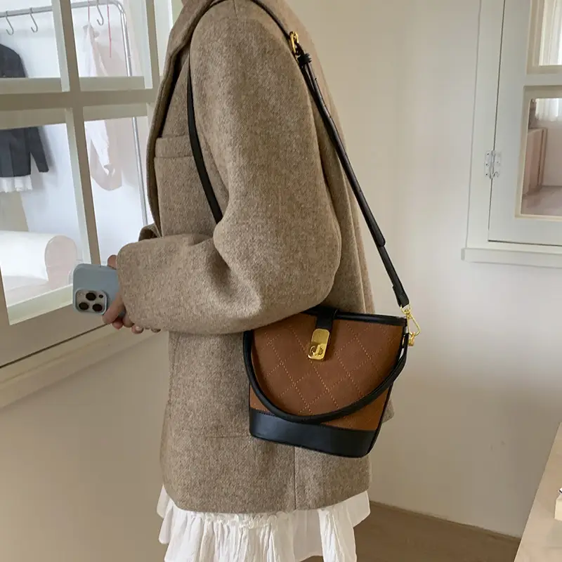Retro Brown Bucket Bag with Gold Plated Handle - Image 5
