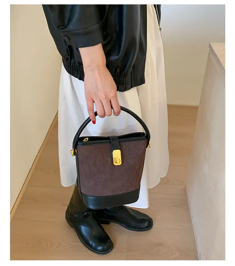 Retro Brown Bucket Bag with Gold Plated Handle — feature 21