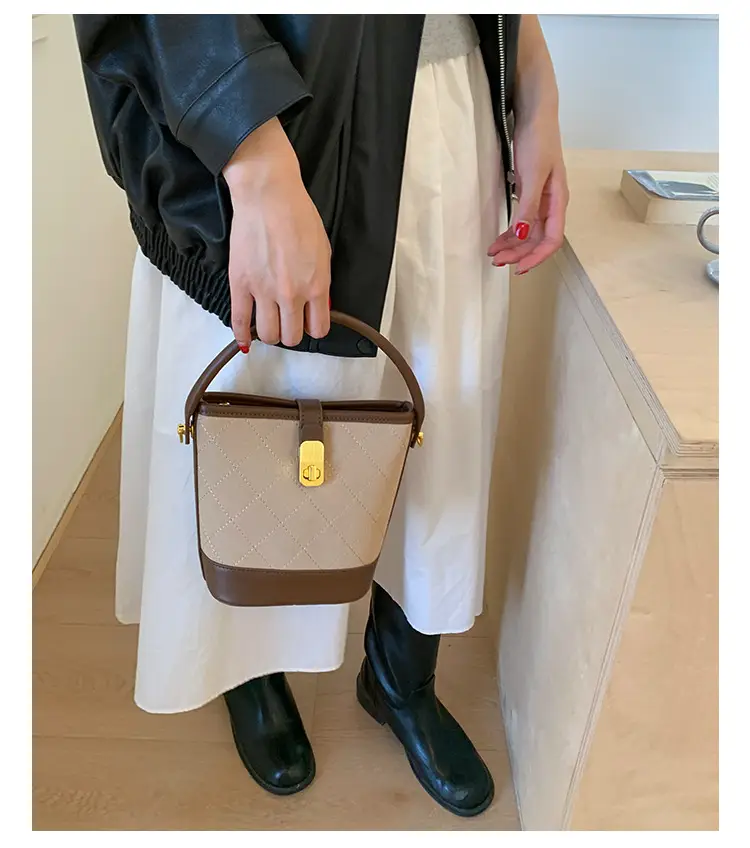Retro Brown Bucket Bag with Gold Plated Handle — feature 25
