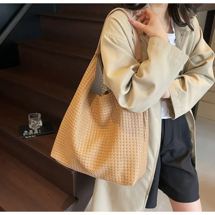 2025 Summer Large Capacity Women's Tote Bag Brown Leather — feature 10