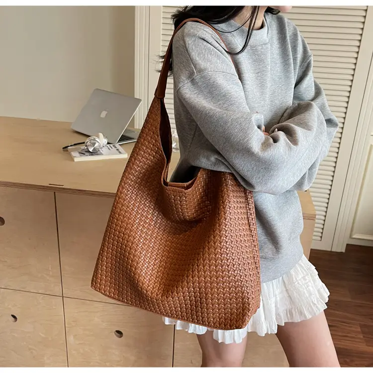 2025 Summer Large Capacity Women's Tote Bag Brown Leather — feature 14