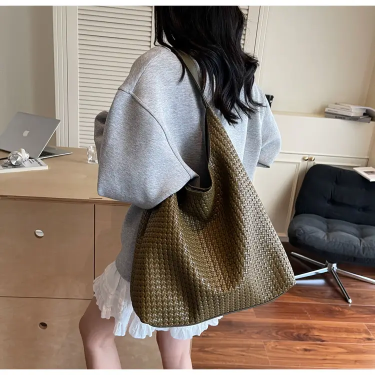 2025 Summer Large Capacity Women's Tote Bag Brown Leather — feature 16