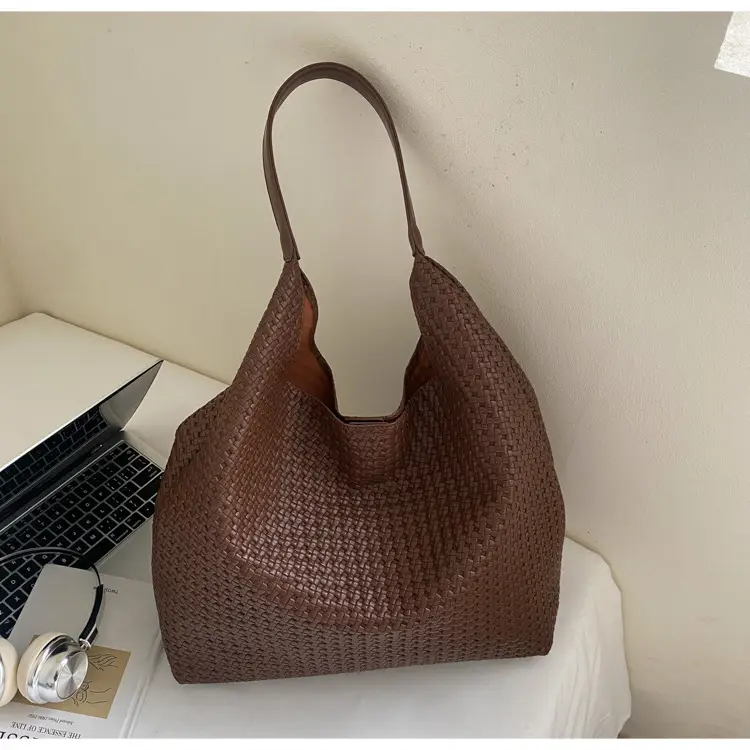 2025 Summer Large Capacity Women's Tote Bag Brown Leather — feature 27