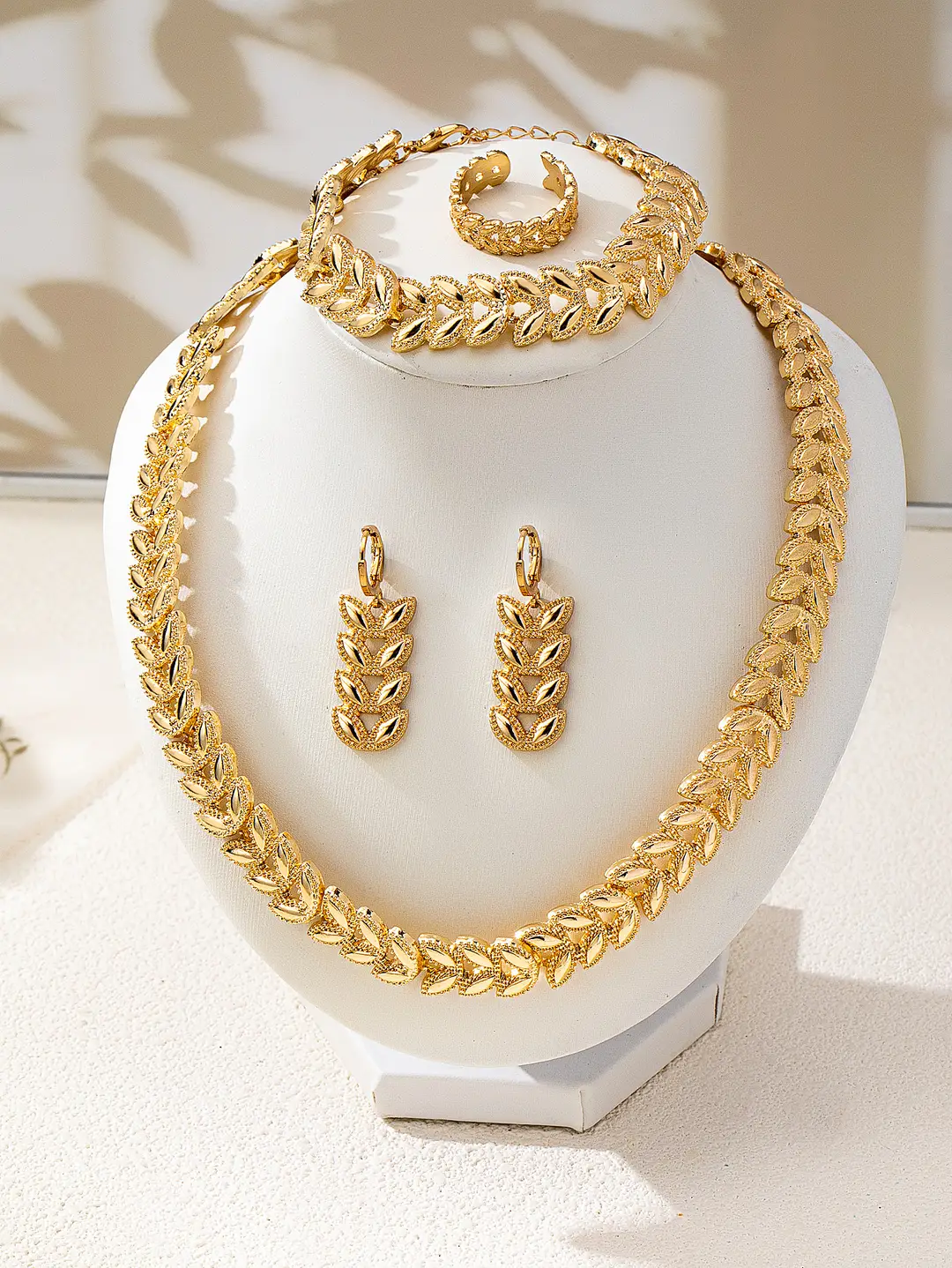European and American Cross-Border New Fashion Trendy Willow Leaf Pattern Bracelet Necklace Earrings Simple and Exquisite Jewelry Set — feature 5
