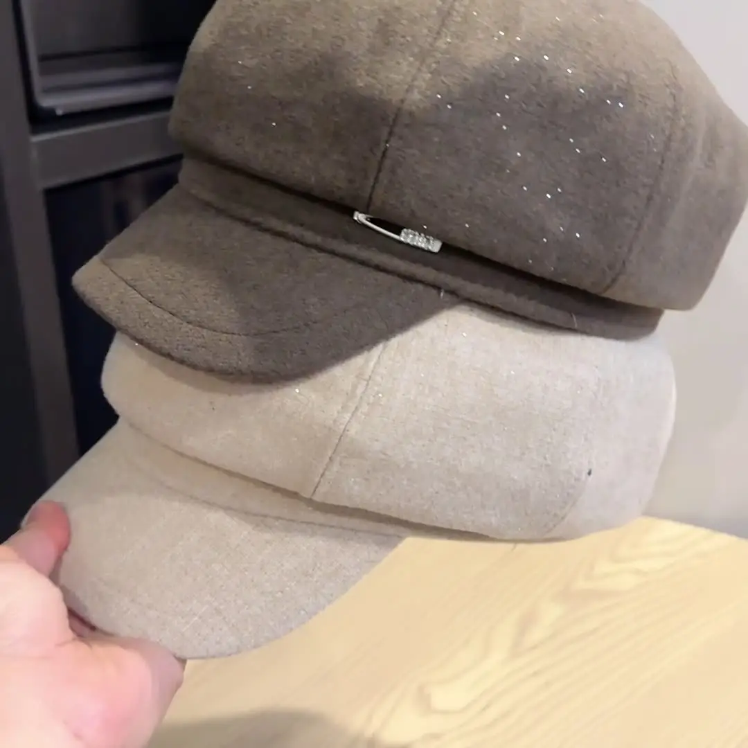 Women Woolen Grey Retro Newsboy Cap Face Effect — feature 5