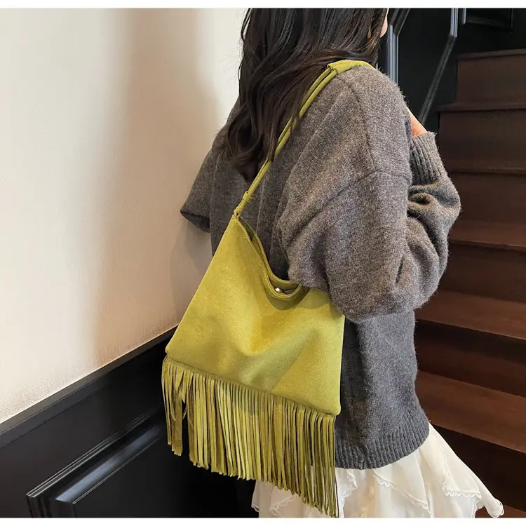 Red Fringe Crossbody Bag Large Capacity Women — feature 21