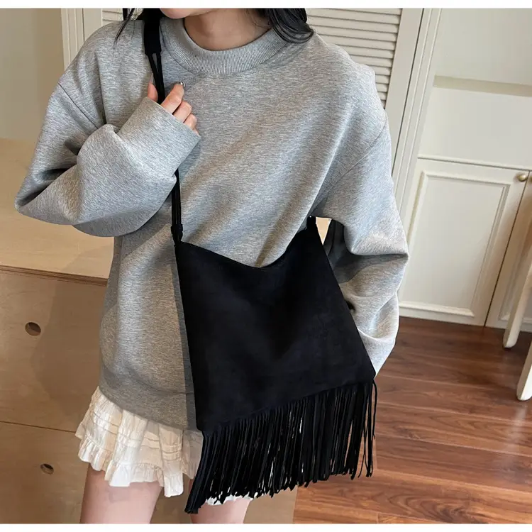 Red Fringe Crossbody Bag Large Capacity Women — feature 33