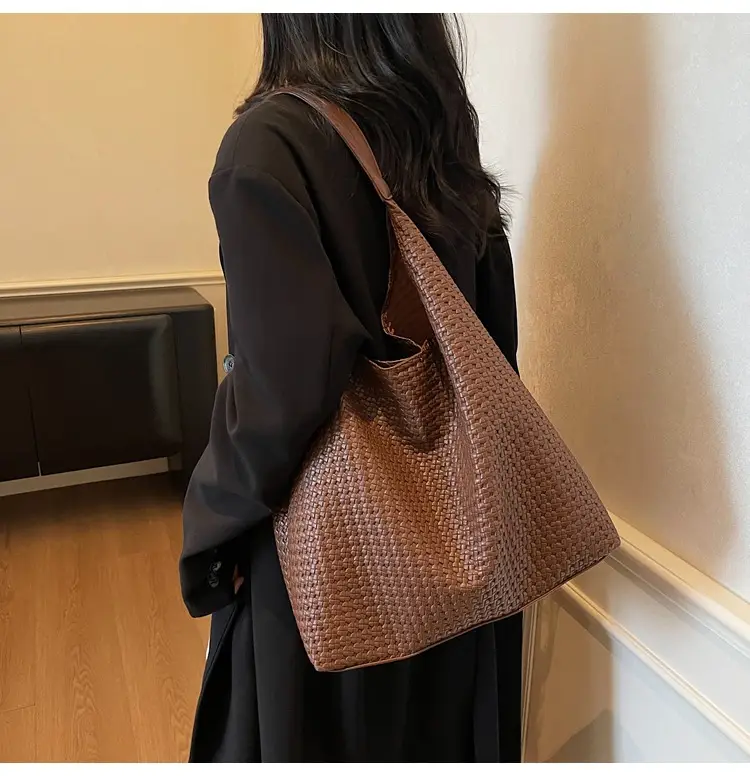 Women Woven Bag Tan Large Capacity Shoulder Bag — feature 17