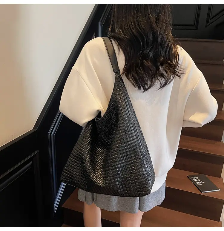 Women Woven Bag Tan Large Capacity Shoulder Bag — feature 18