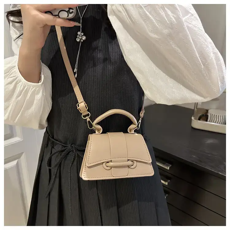 White Mini Crossbody Bag for Women 2025 — feature 11