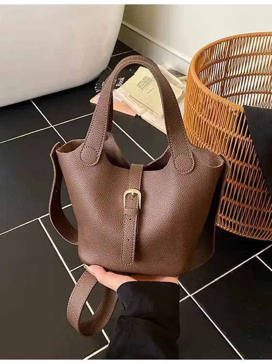 Large Capacity Crossbody Bag Brown Leather 2025