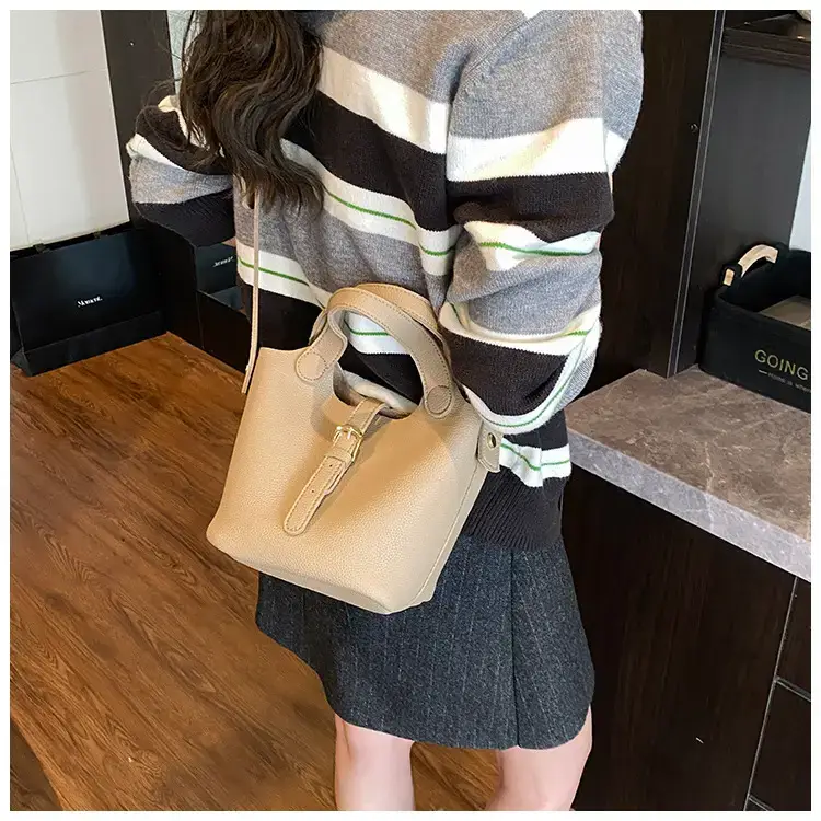 Large Capacity Crossbody Bag Brown Leather 2025 — feature 24