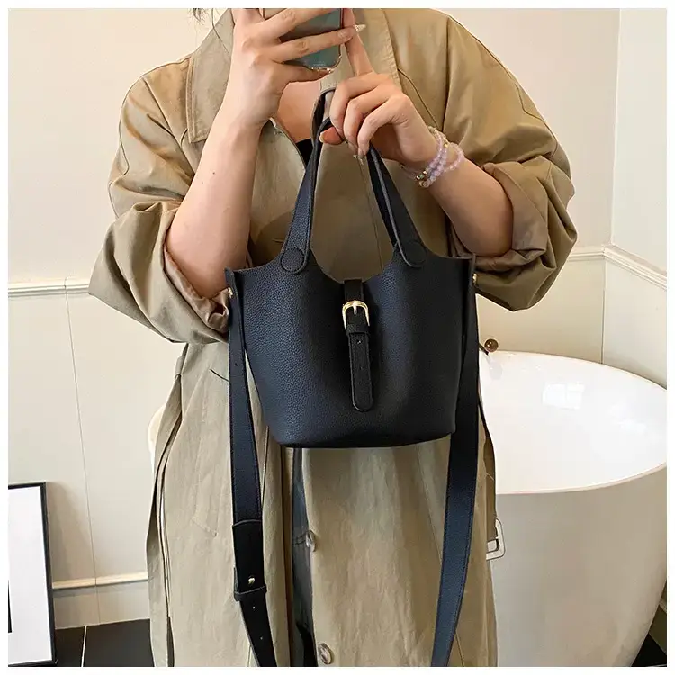 Large Capacity Crossbody Bag Brown Leather 2025 — feature 25