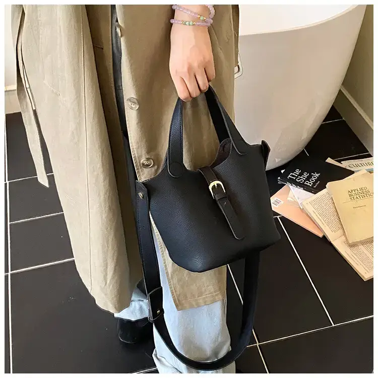 Large Capacity Crossbody Bag Brown Leather 2025 — feature 26